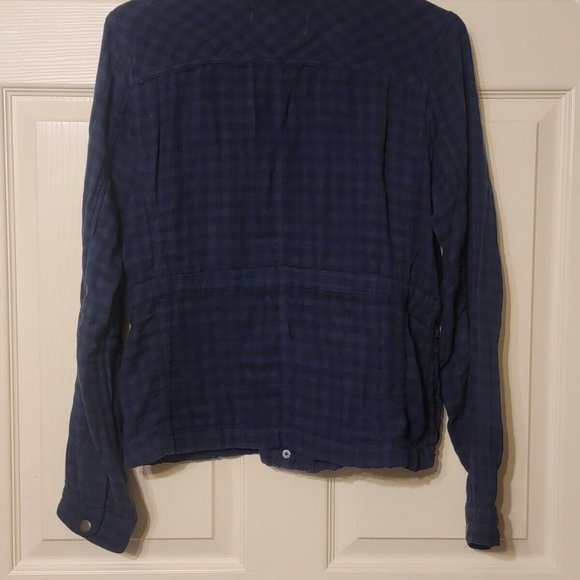 Am Eagle Outfitters lightweight shacket size M, zip/button closure w/ tie waist - Picture 4 of 7